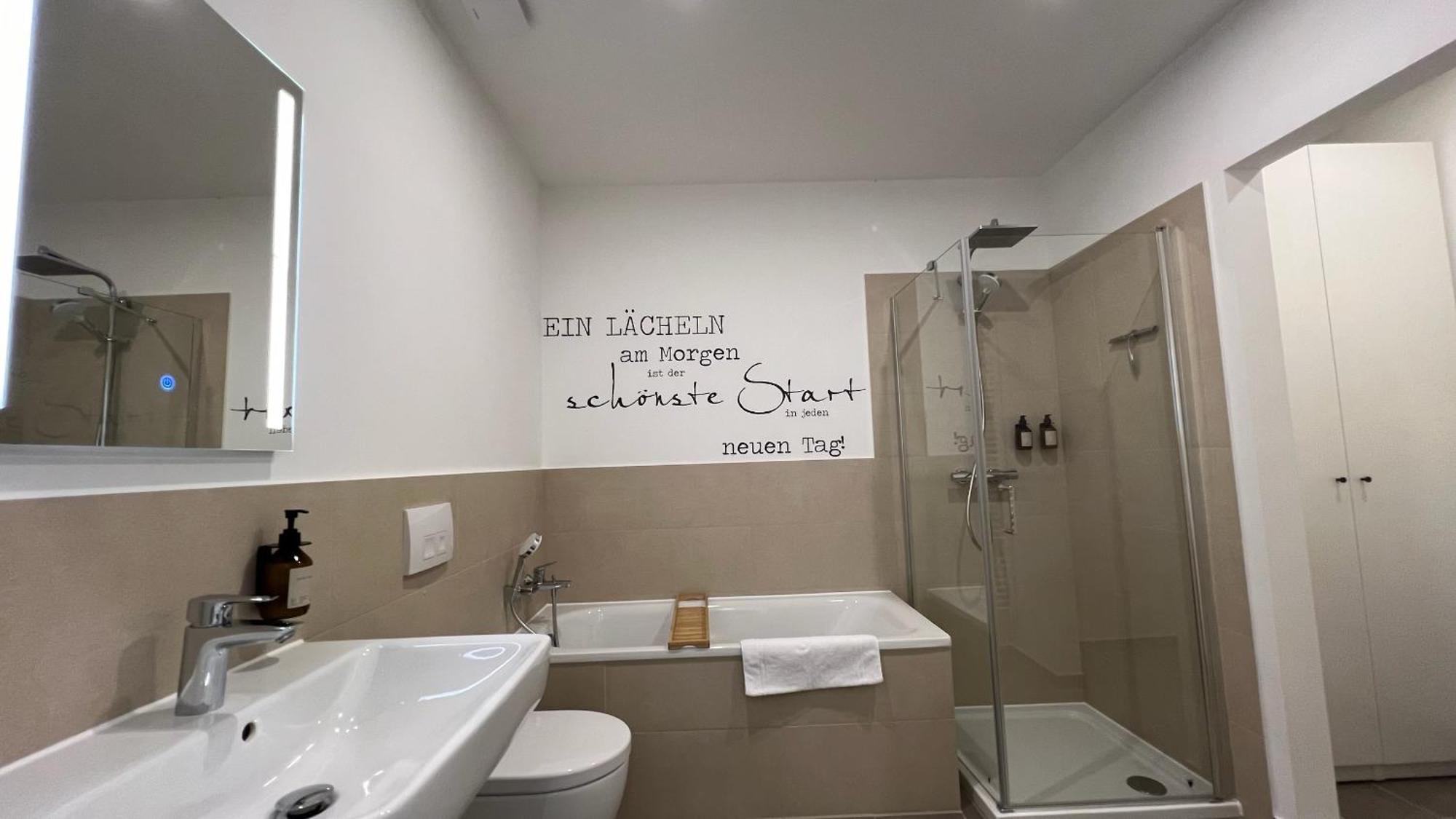 Neu! City-Loft-Apartment Im Goethe Palais I 5P I Lift I Parkplatz I Zentrum I Helios Aue  Buitenkant foto